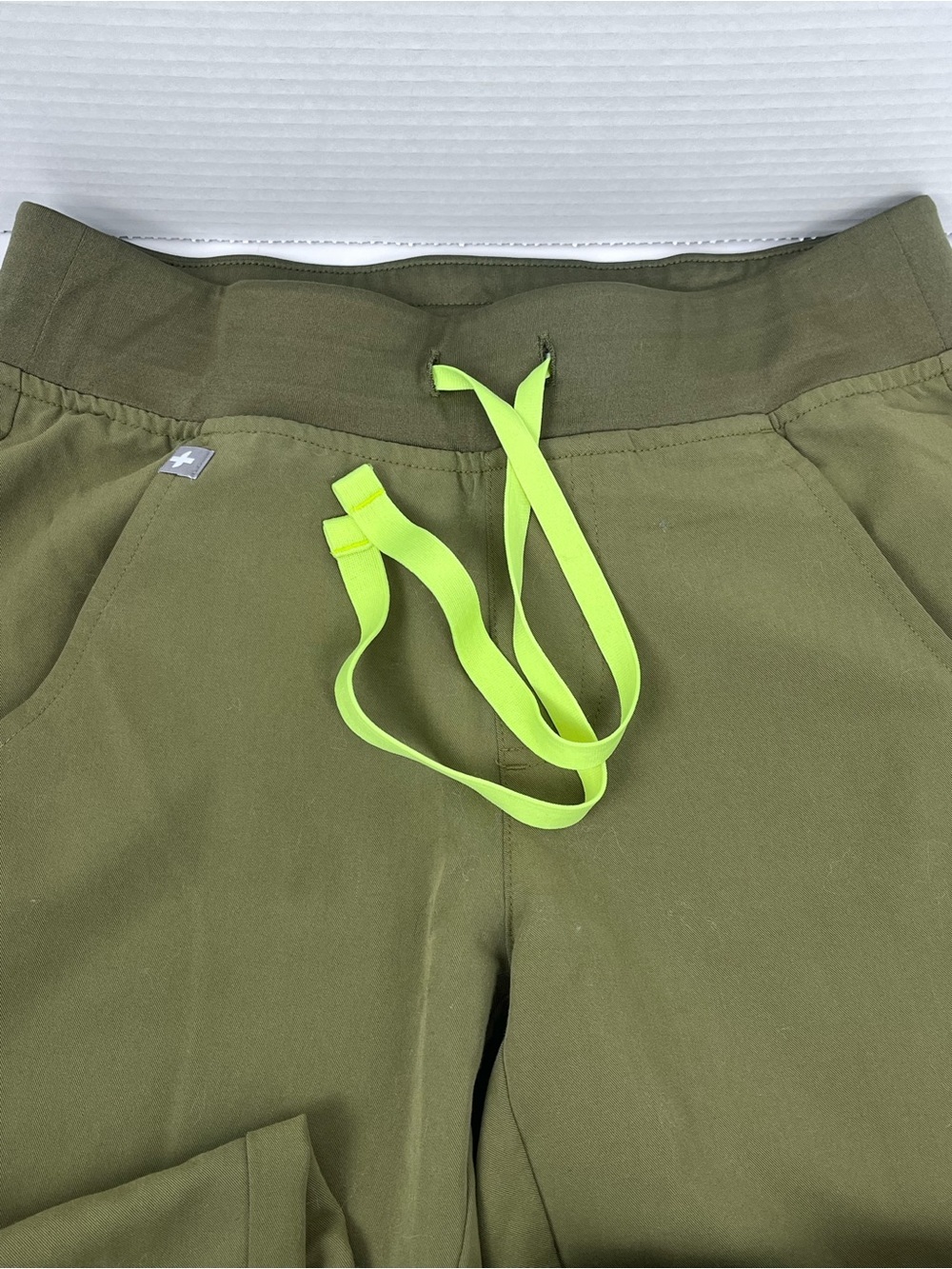 Figs Women's Zamora Jogger Scrub Pants in Olive W18SW2005 Size XXS; Uniform, ER - Picture 10 of 15